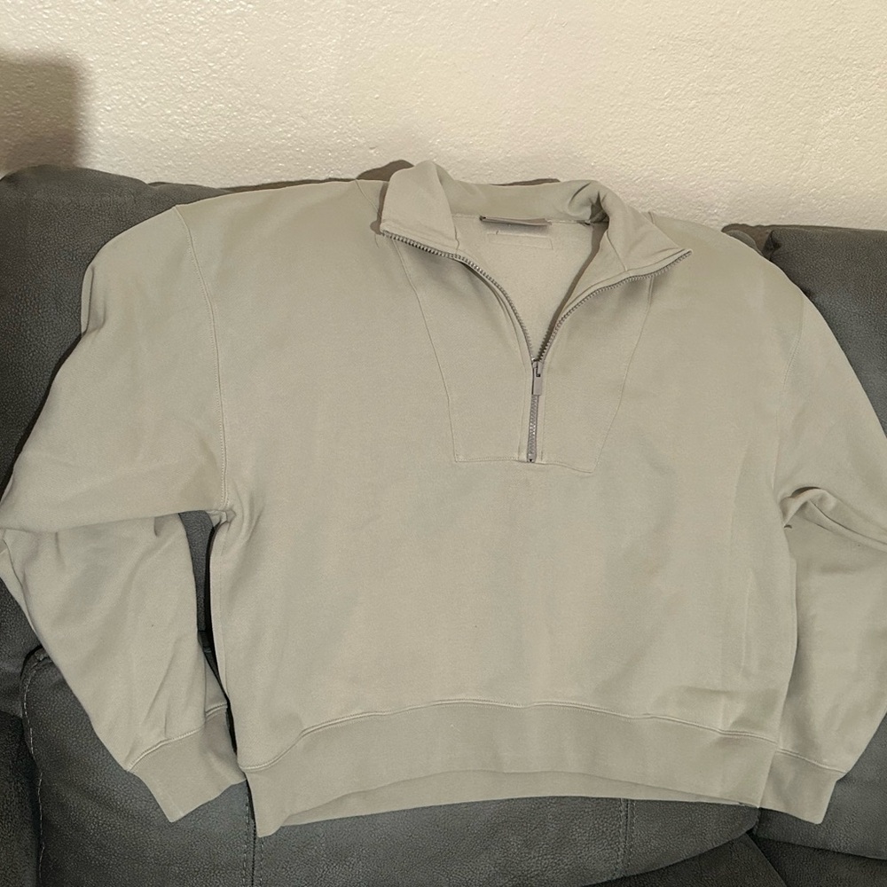 NWT Essentials Pullover